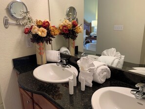 Bathroom - Only 3 Miles from Disney: 2Bed/2Baths Condo in Lake Buena Vista (Orlando)