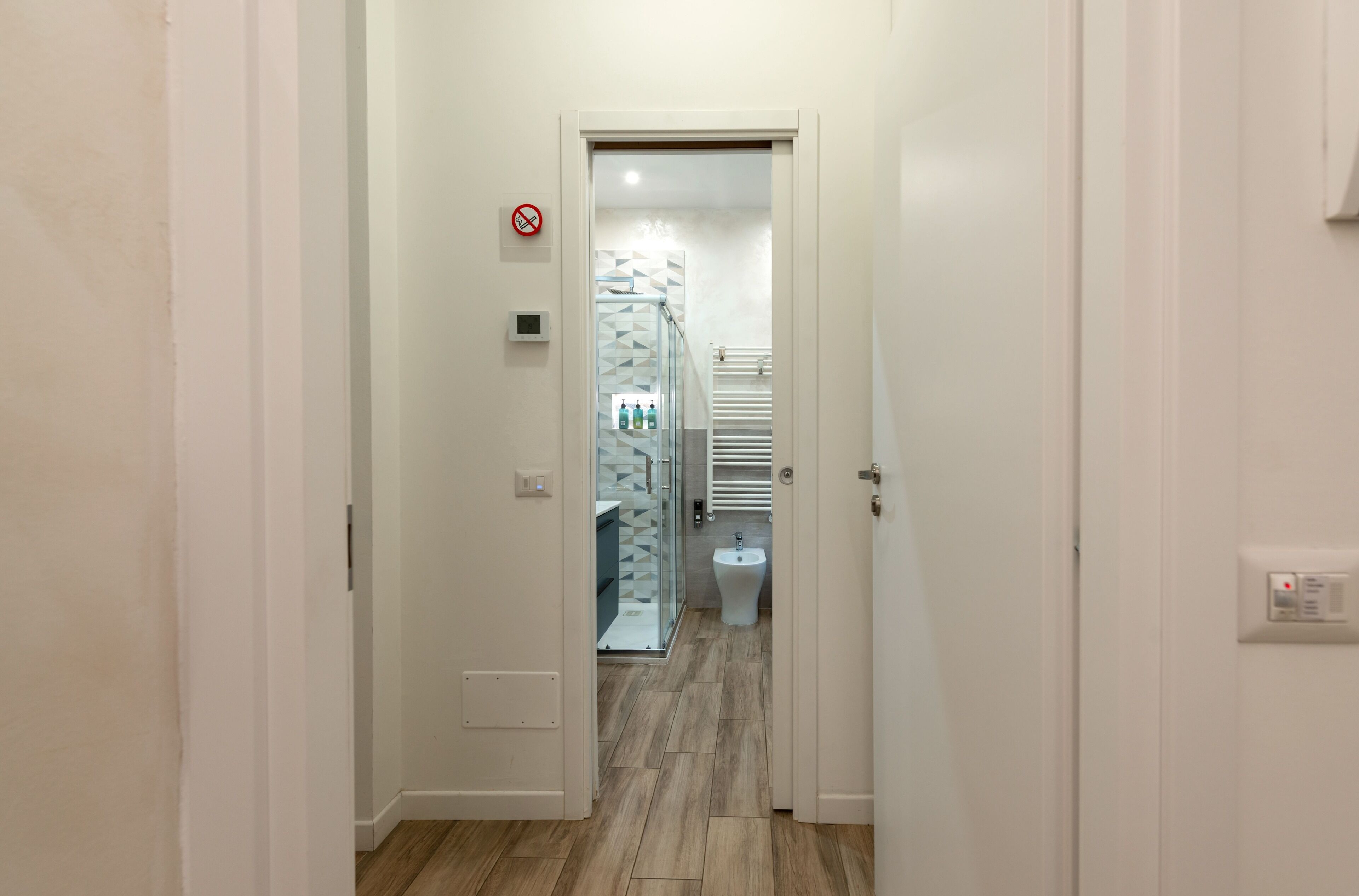 Dusche, Haartrockner, Bidet, Handtücher