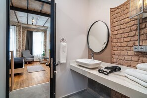 Bathroom - Urban Quarters - Büklü Han (Istanbul)