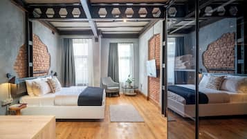 1 bedroom, premium bedding, Tempur-Pedic beds, in-room safe