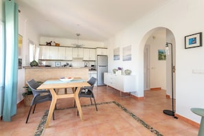 Dining - Villa Carlotta, Piscine Chauffee, 10 Minutes de la Plage en Voiture (Benitachell)