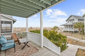 Terrace/patio - Ocean Front Cottage Pet Friendly with Bhi and Shoals Clubs (Bald Head Island)