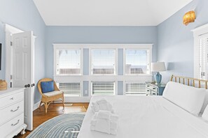 3 bedrooms, travel cot, free WiFi, bed sheets