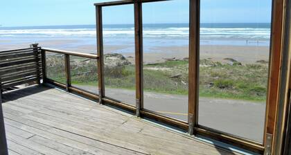 Ocean Front, 3bdrm Condo with stunning views, 1 dog Ok, Neah-kah-nie