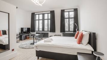 1 chambre, minibar, coffres-forts dans les chambres, bureau