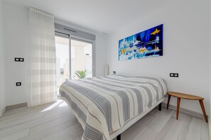3 chambres, fer et planche Ă repasser, Wi-Fi, draps fournis