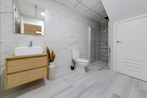 Handtücher, Seife, Toilettenpapier