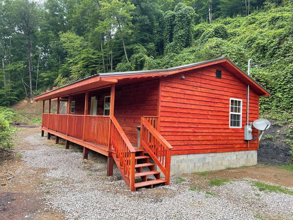 المنشأة من الخارج