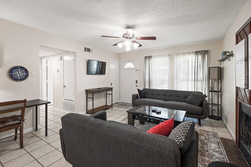 Entire 2 bedroom unit downstairs, family owned.