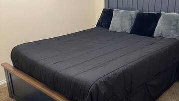 2 bedrooms, desk, iron/ironing board, free WiFi