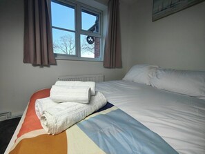 3 bedrooms, WiFi - Tyburn House, Birmingham B24 with FREE Parking and FREE WiFi (West Midlands)