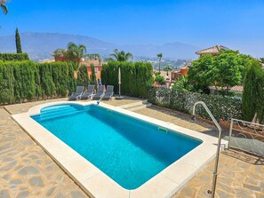 Pool - 5 bed villa with pool in Cerros de Aguila (Mijas Costa)