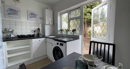 Pass the Keys | Cosy Studio Flat Close To Bexleyheath Centre