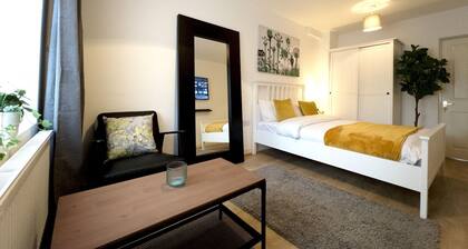 Cosy Studio Flat Close To Bexleyheath Centre - Pass the Keys