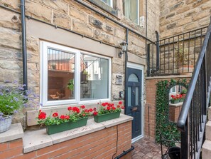 Exterior detail - A Hidden Gem - Summer Bliss near Roundhay Park - Pass the Keys (Leeds)