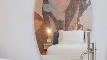 Chambre Deluxe, 1 trĂšs grand lit, balcon, vue jardin