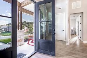 Interior - Escape to paradise in Texas Hill Country (Harker Heights)