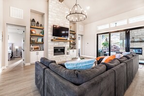 Smart TV, fireplace, table tennis - Escape to paradise in Texas Hill Country (Harker Heights)