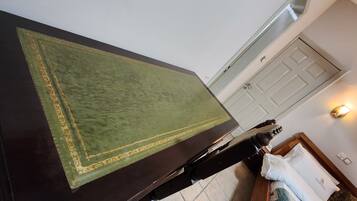 Standard Single Room | In-room safe, soundproofing, free WiFi