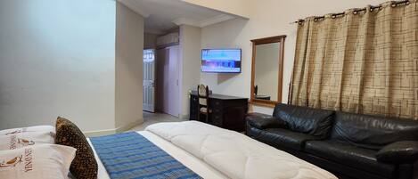 Standard Single Room | In-room safe, soundproofing, free WiFi