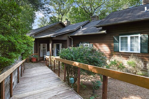 Sapphire Sky Cabin - A Mountain Retreat