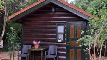 Standard Bungalow, 1 King Bed, Garden View | 1 bedroom, free WiFi, bed sheets