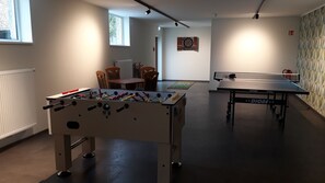 Games room - Ferienhaus mit Grossem Garten und Privatem Pool, im Naturpark Our (Derenbach)
