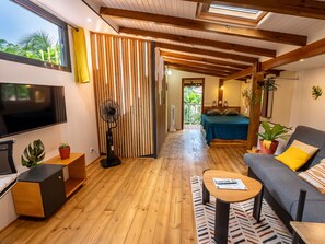 1 habitación, escritorio y insonorización 