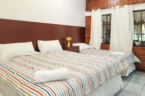 4 slaapkamers, een strijkplank/strijkijzer, wifi, beddengoed