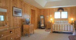 4 bedrooms, free WiFi, bed sheets