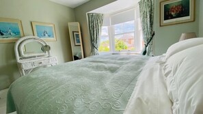 3 soverom, strykejern/-brett, reiseseng for barn og wi-fi (inkludert)