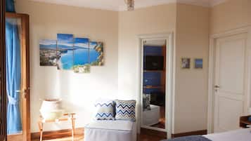 1 bedroom, in-room safe, desk, blackout curtains