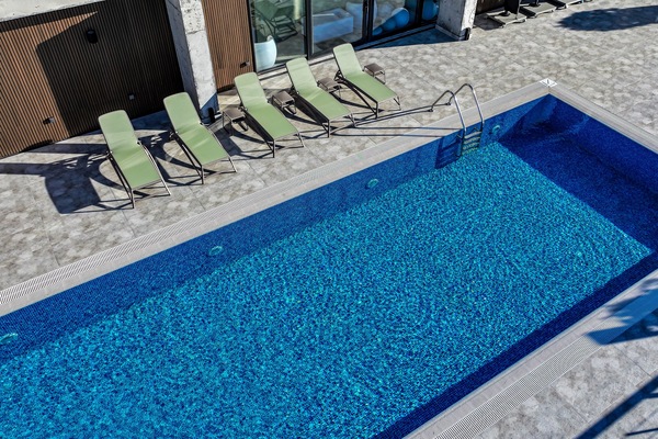 Piscine extérieure (ouverte en saison)