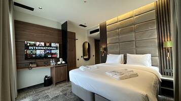 2 bedrooms, Frette Italian sheets, premium bedding, pillowtop beds