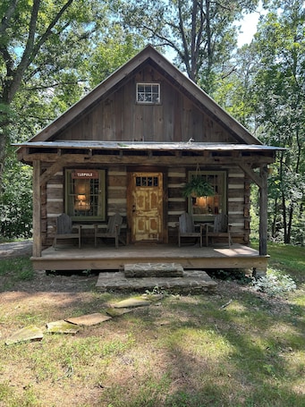 Exterior. Tadpole Cabin at Creek Road Farm