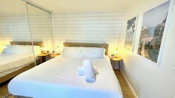 2 bedrooms, iron/ironing board, WiFi, bed sheets