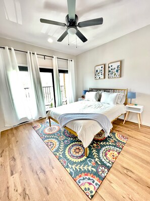 3 chambres, coffres-forts dans les chambres, bureau