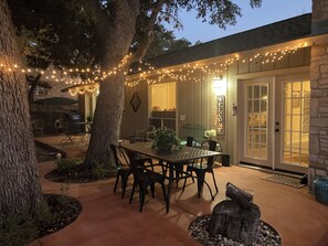 Outdoor dining - Large home by the lake perfect for entertaining large groups , lake access key (Canyon Lake)