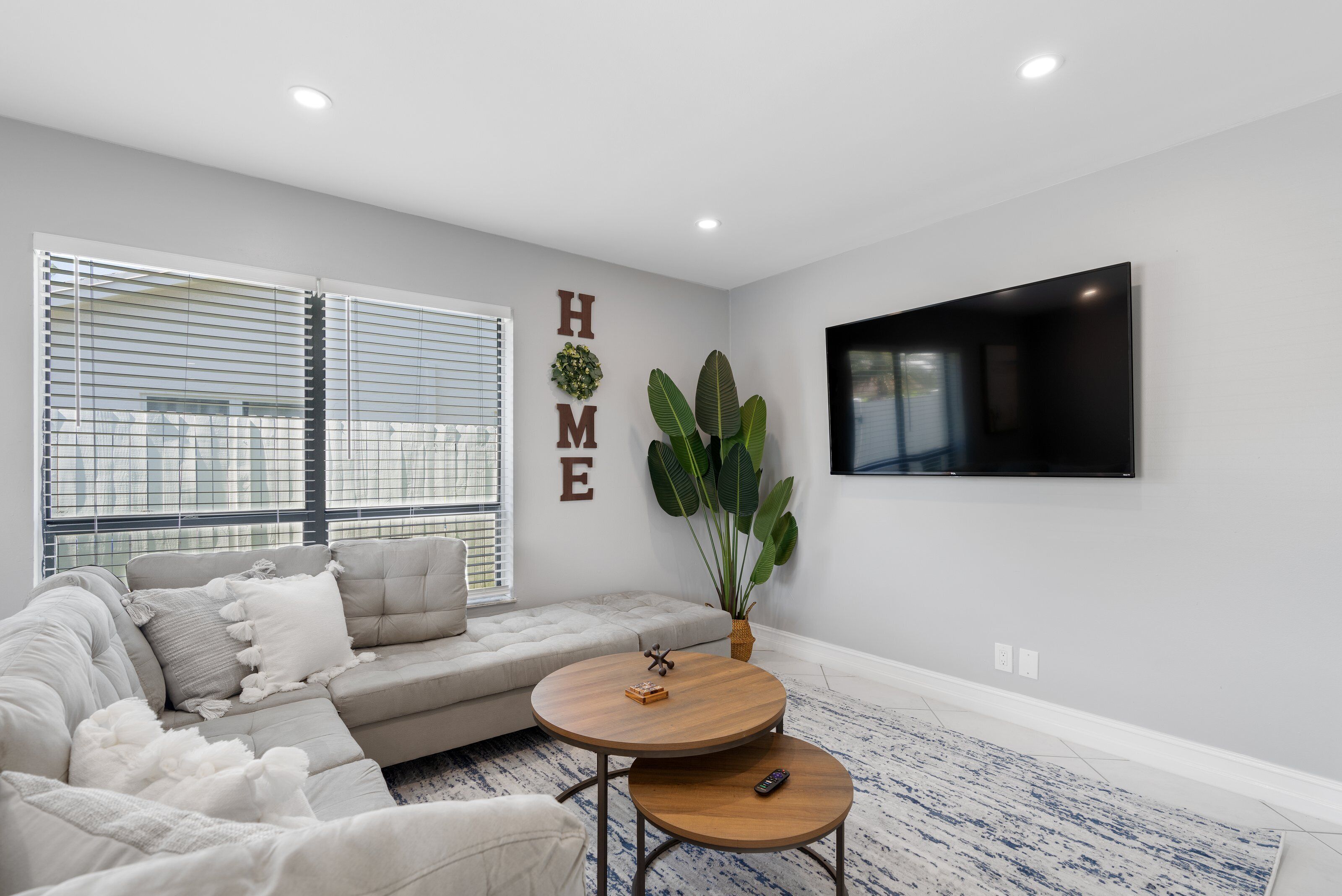 Renovated East Boca 3/2 Retreat - 1 mile to Beach