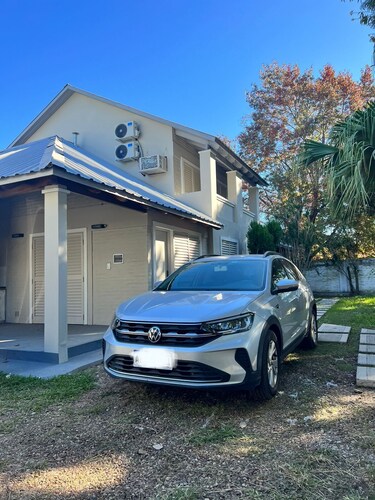 Los Pinos 
Alquiler temporario. Departamentos con capacidad hasta 5 personas. 