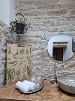 Interior - Maison Indépendante sur Domaine Viticole (Chaux)