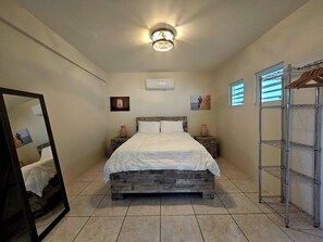 1 غرفة نوم ومكواة/لوح كي وواي فاي وملاءات أسرّة