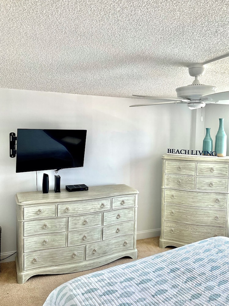 CALLING JANUARY 2025 SNOWBIRDS TO THE BEACH 3 Blocks to Flagler