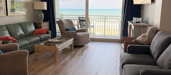 PERFECT FOR SNOWBIRDS, JANUARY 2027 AVAILABLE
5 STAR OCEANFRONT CONDO