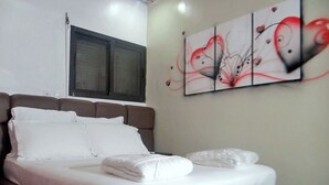 1 bedroom, WiFi (free), individually decorated, individually furnished - Appart'hôtel & bar-restaurant Maëlys (Gagnoa)