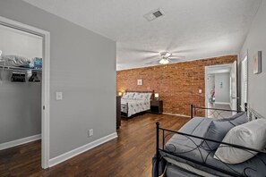 4 bedrooms, desk, iron/ironing board, travel cot