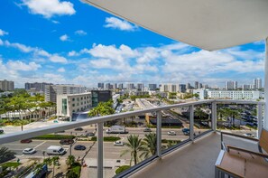 Property grounds - ★★★★★ Amazing Unit in an Exclusive Luxury Beach Resort (North Miami Beach)