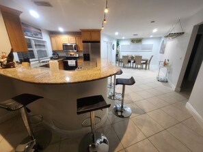 Mikrowelle, Ofen, Herdplatte, Geschirrspüler