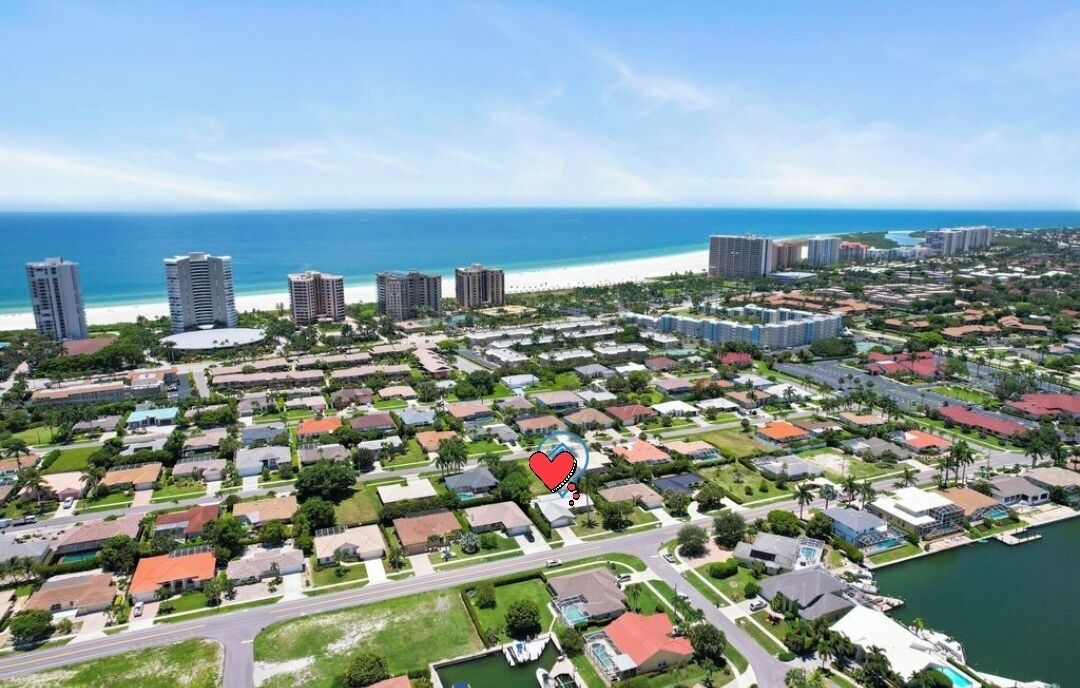 Sunset House. 7 min walk to the beautiful white sand beach. 3 bedrooms, 2 baths.