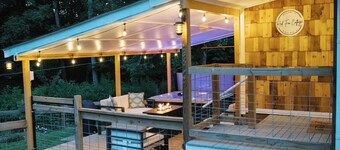 Black Mtn Cottage w/ hot tub + dog friendly - 20 min to Asheville